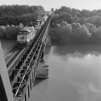 CSXT Q687 crossing the Ohio River